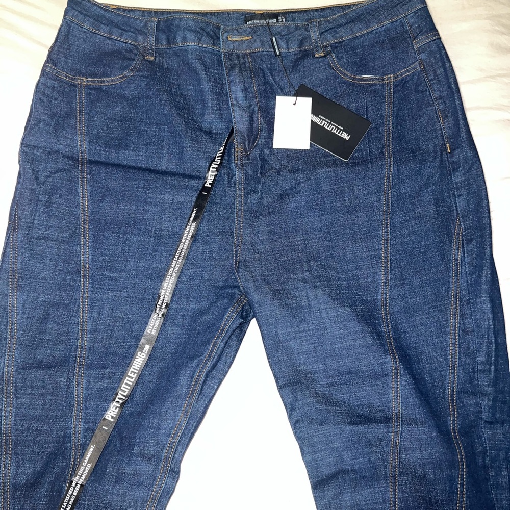 Prettylittlething blue Jeans.